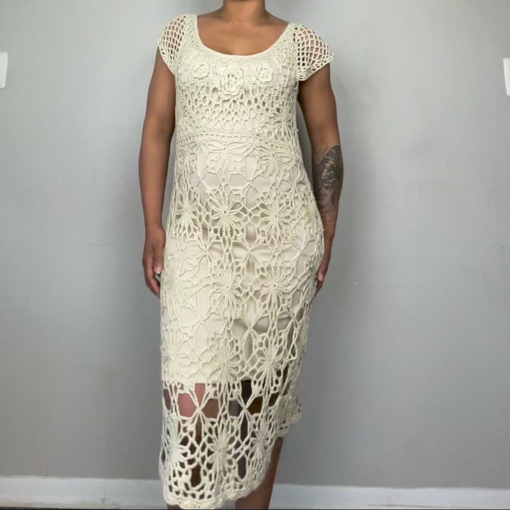 Pyramid Collection Cream Crochet Dress - Picture 3 of 7
